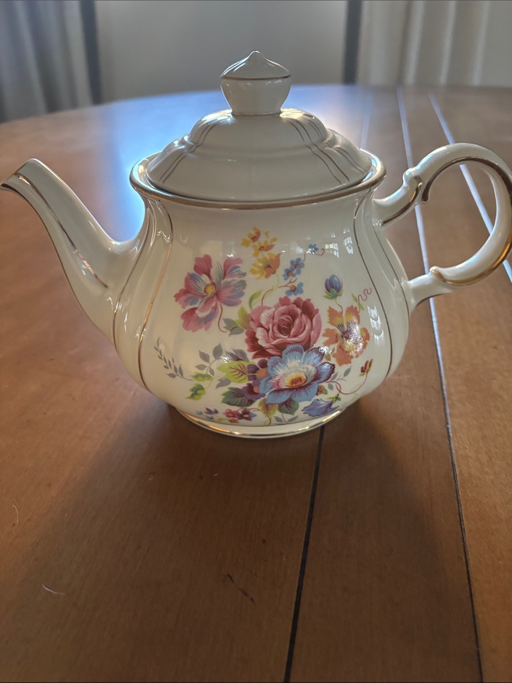Sadler vintage teapot Cream Floral Porcelain with Gold Trim NEW